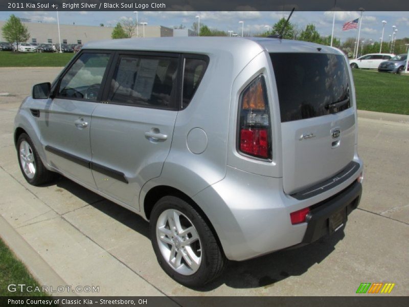 Bright Silver / Black Soul Logo Cloth 2011 Kia Soul +