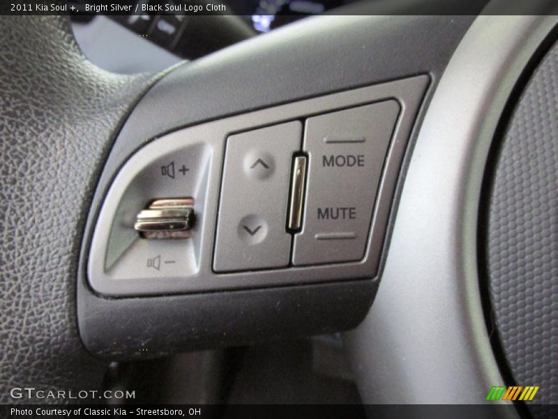 Bright Silver / Black Soul Logo Cloth 2011 Kia Soul +