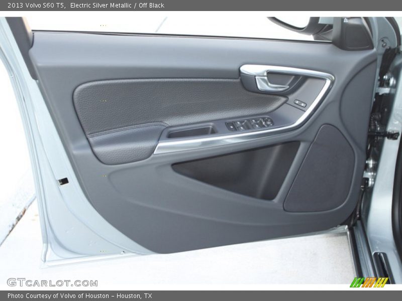 Electric Silver Metallic / Off Black 2013 Volvo S60 T5