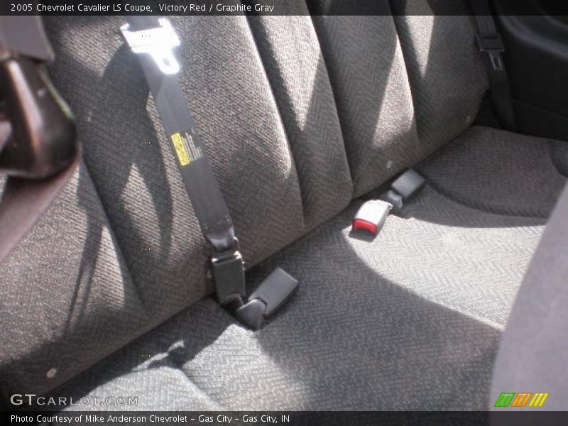 Victory Red / Graphite Gray 2005 Chevrolet Cavalier LS Coupe