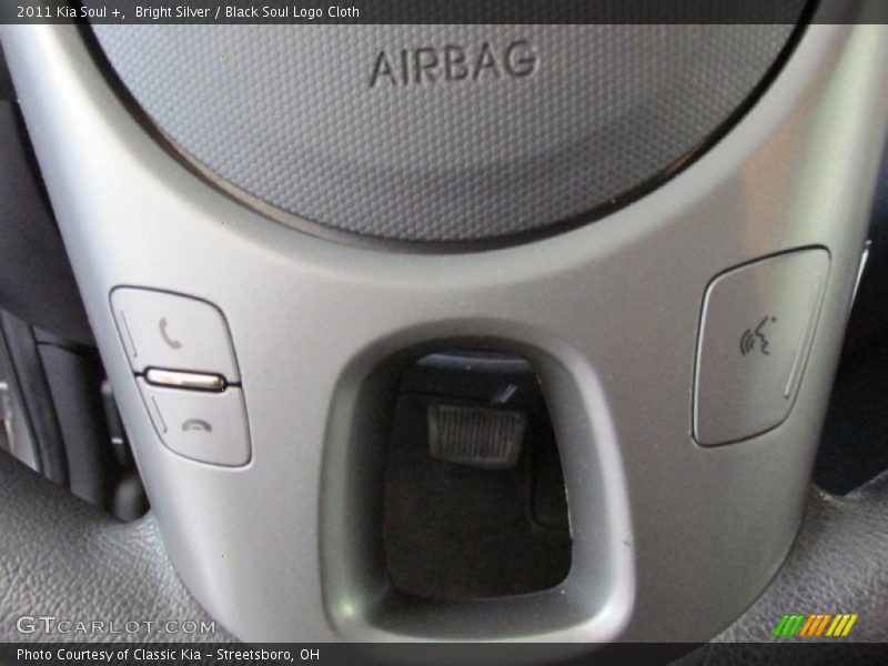 Bright Silver / Black Soul Logo Cloth 2011 Kia Soul +