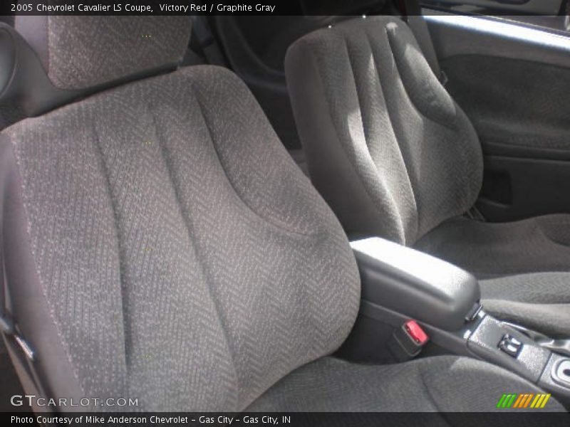 Victory Red / Graphite Gray 2005 Chevrolet Cavalier LS Coupe