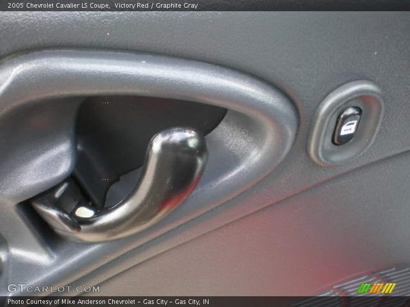 Victory Red / Graphite Gray 2005 Chevrolet Cavalier LS Coupe