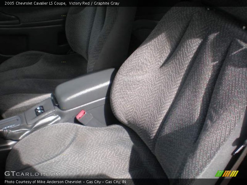 Victory Red / Graphite Gray 2005 Chevrolet Cavalier LS Coupe