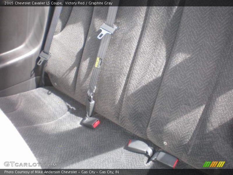 Victory Red / Graphite Gray 2005 Chevrolet Cavalier LS Coupe