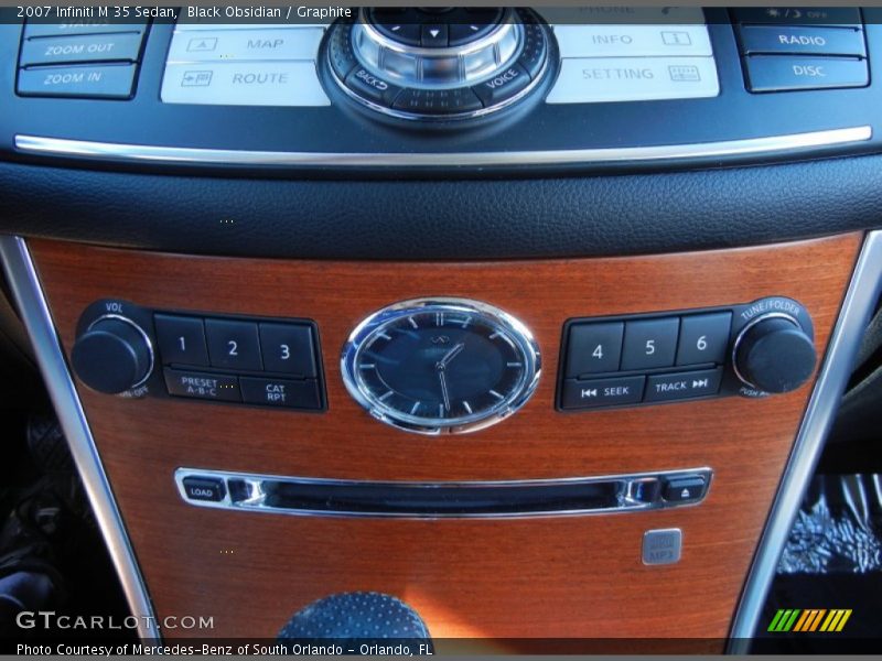 Controls of 2007 M 35 Sedan