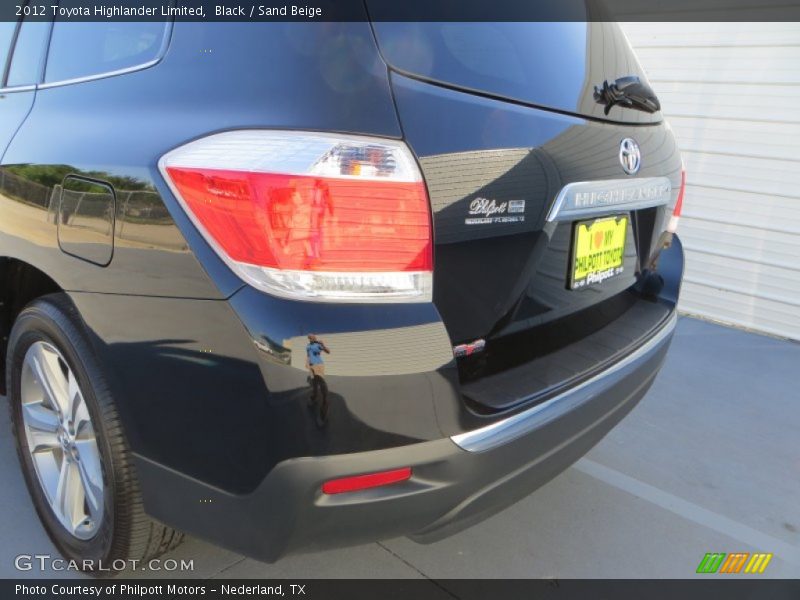 Black / Sand Beige 2012 Toyota Highlander Limited