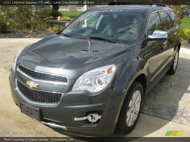 Front 3/4 View of 2011 Equinox LTZ AWD