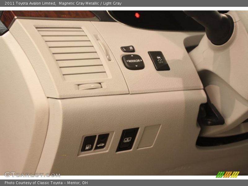 Magnetic Gray Metallic / Light Gray 2011 Toyota Avalon Limited