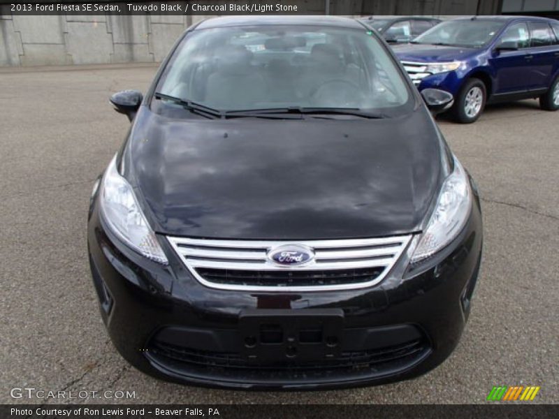 Tuxedo Black / Charcoal Black/Light Stone 2013 Ford Fiesta SE Sedan