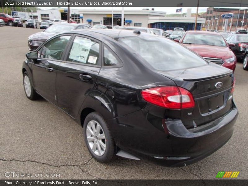 Tuxedo Black / Charcoal Black/Light Stone 2013 Ford Fiesta SE Sedan