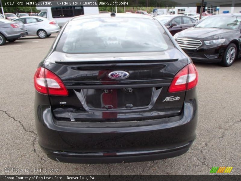 Tuxedo Black / Charcoal Black/Light Stone 2013 Ford Fiesta SE Sedan