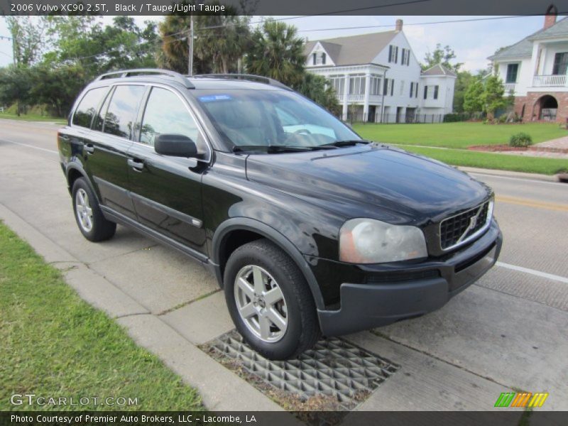 Front 3/4 View of 2006 XC90 2.5T