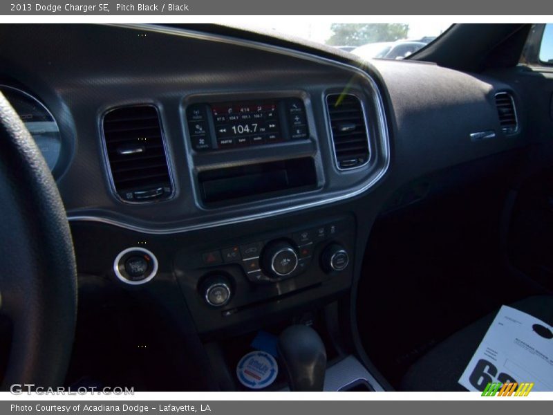 Pitch Black / Black 2013 Dodge Charger SE