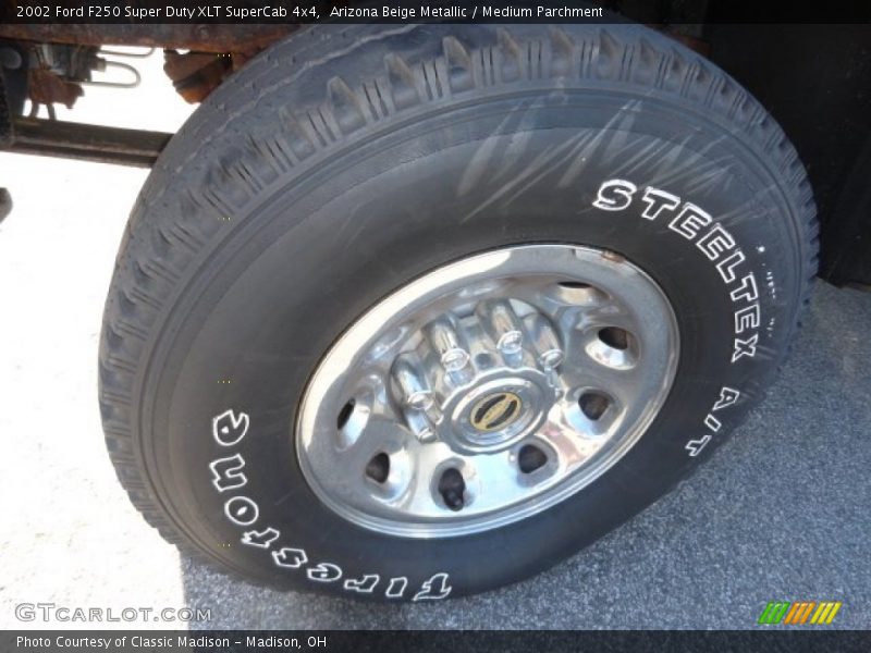 Arizona Beige Metallic / Medium Parchment 2002 Ford F250 Super Duty XLT SuperCab 4x4