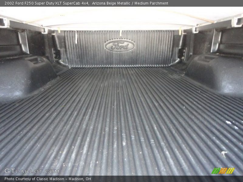 Arizona Beige Metallic / Medium Parchment 2002 Ford F250 Super Duty XLT SuperCab 4x4