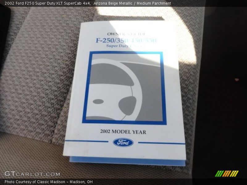Arizona Beige Metallic / Medium Parchment 2002 Ford F250 Super Duty XLT SuperCab 4x4