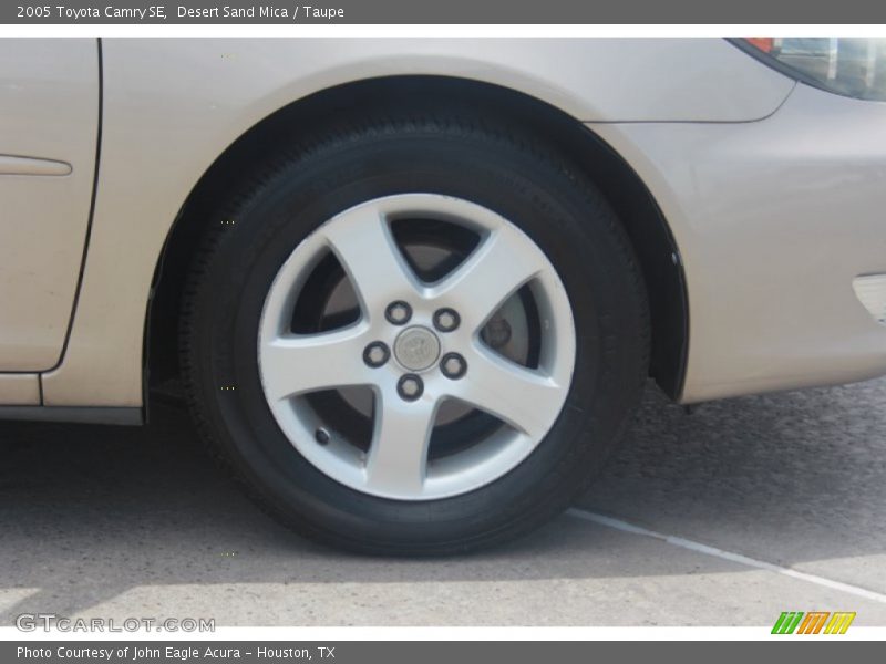 Desert Sand Mica / Taupe 2005 Toyota Camry SE