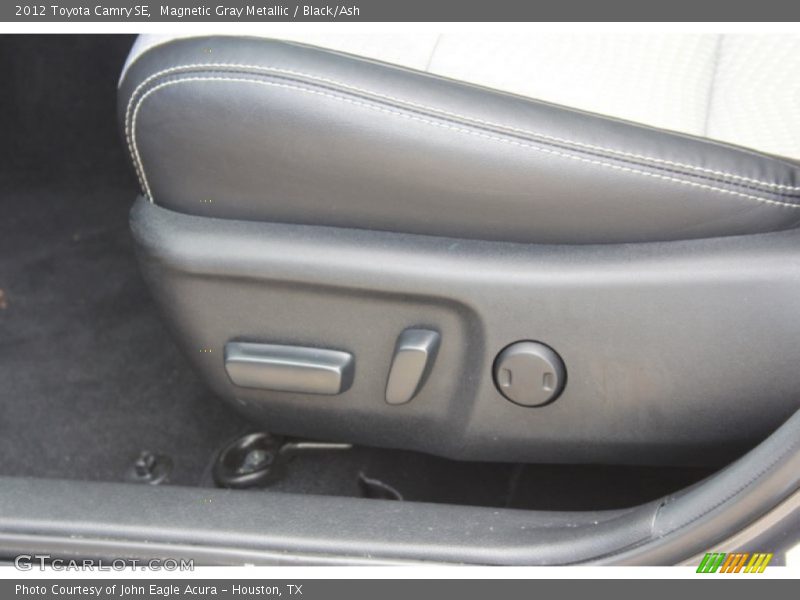 Magnetic Gray Metallic / Black/Ash 2012 Toyota Camry SE