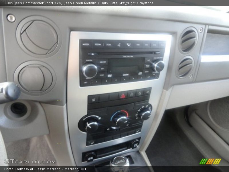 Jeep Green Metallic / Dark Slate Gray/Light Graystone 2009 Jeep Commander Sport 4x4