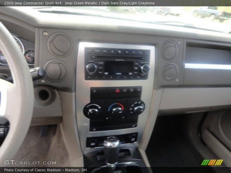 Jeep Green Metallic / Dark Slate Gray/Light Graystone 2009 Jeep Commander Sport 4x4