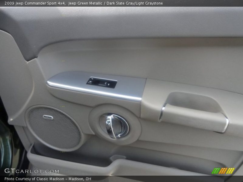 Jeep Green Metallic / Dark Slate Gray/Light Graystone 2009 Jeep Commander Sport 4x4