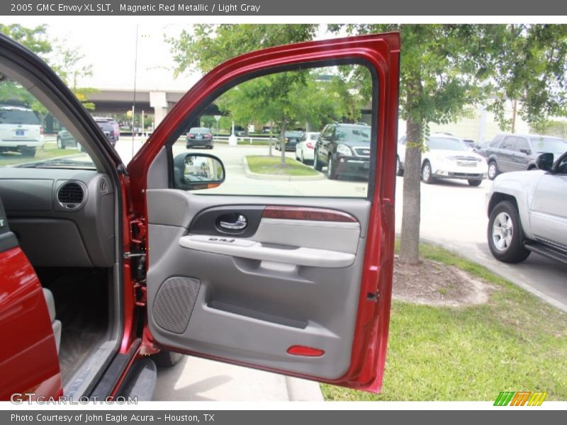 Door Panel of 2005 Envoy XL SLT