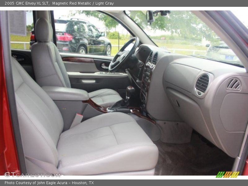 Front Seat of 2005 Envoy XL SLT
