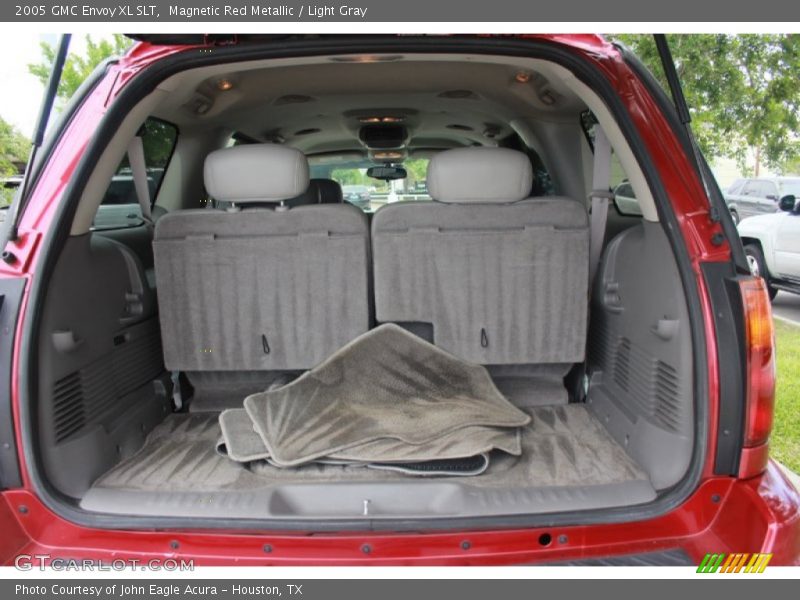  2005 Envoy XL SLT Trunk