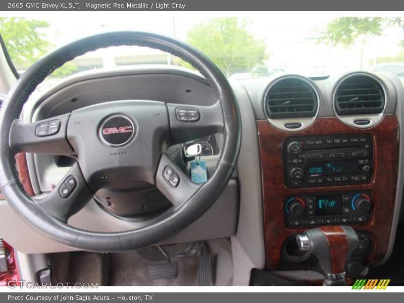 Dashboard of 2005 Envoy XL SLT