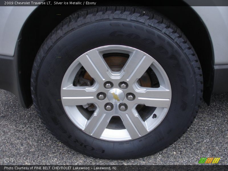 Silver Ice Metallic / Ebony 2009 Chevrolet Traverse LT