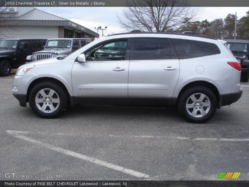 Silver Ice Metallic / Ebony 2009 Chevrolet Traverse LT