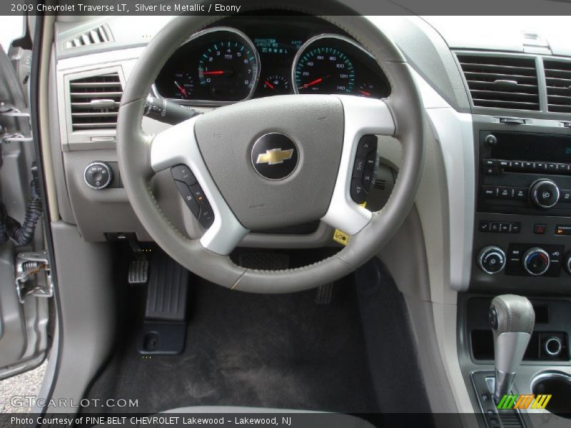 Silver Ice Metallic / Ebony 2009 Chevrolet Traverse LT