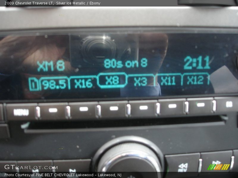 Silver Ice Metallic / Ebony 2009 Chevrolet Traverse LT