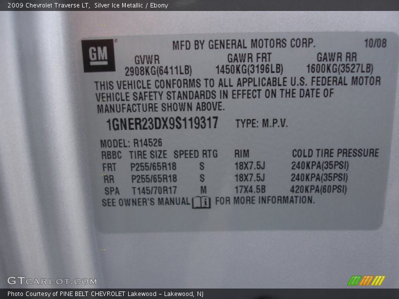 Silver Ice Metallic / Ebony 2009 Chevrolet Traverse LT