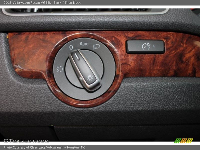 Black / Titan Black 2013 Volkswagen Passat V6 SEL