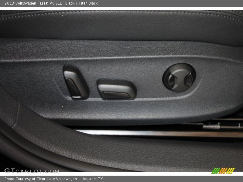 Black / Titan Black 2013 Volkswagen Passat V6 SEL