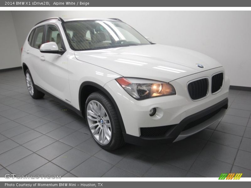 Front 3/4 View of 2014 X1 sDrive28i