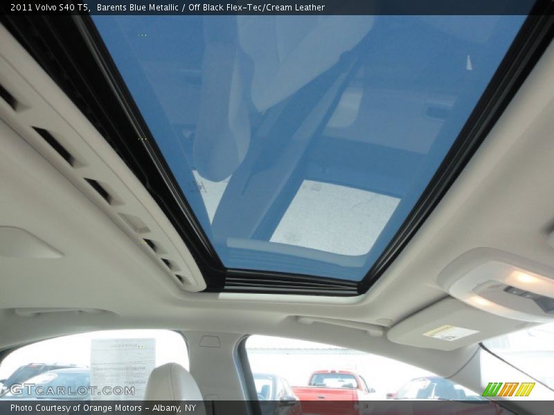 Barents Blue Metallic / Off Black Flex-Tec/Cream Leather 2011 Volvo S40 T5