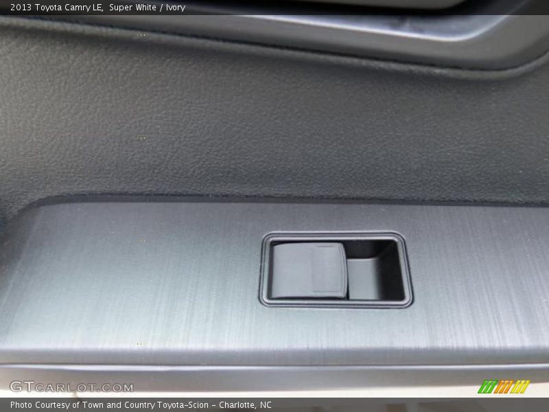 Super White / Ivory 2013 Toyota Camry LE