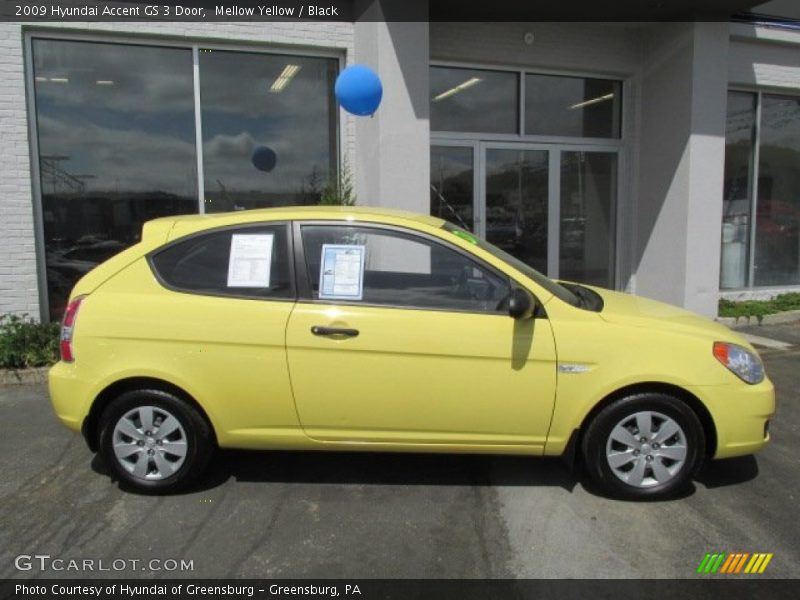 Mellow Yellow / Black 2009 Hyundai Accent GS 3 Door