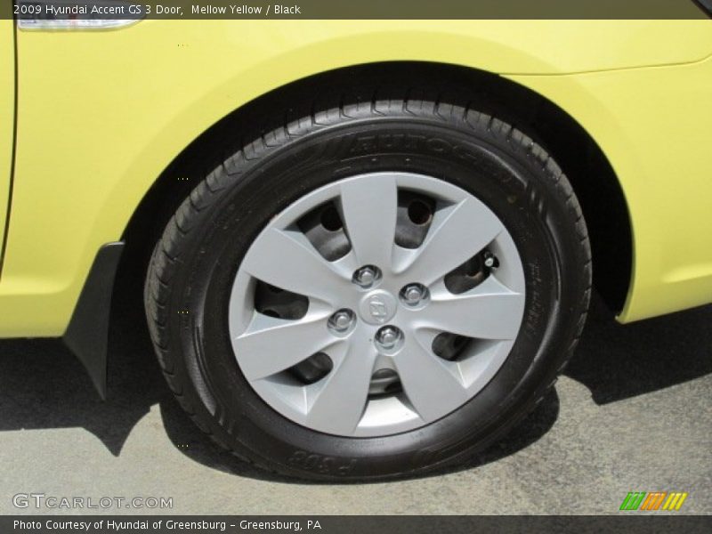 Mellow Yellow / Black 2009 Hyundai Accent GS 3 Door