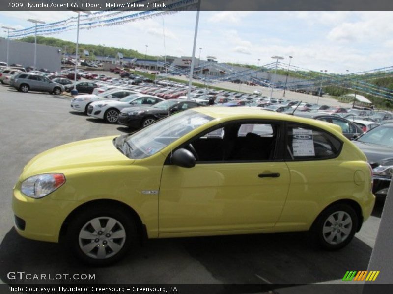 Mellow Yellow / Black 2009 Hyundai Accent GS 3 Door