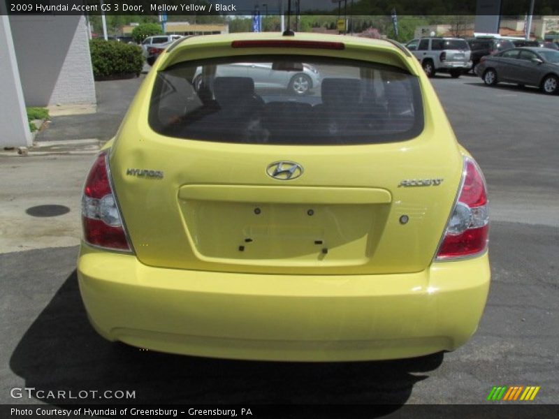 Mellow Yellow / Black 2009 Hyundai Accent GS 3 Door