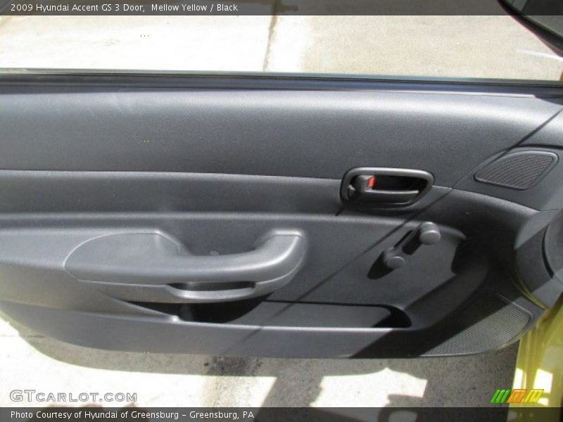 Mellow Yellow / Black 2009 Hyundai Accent GS 3 Door
