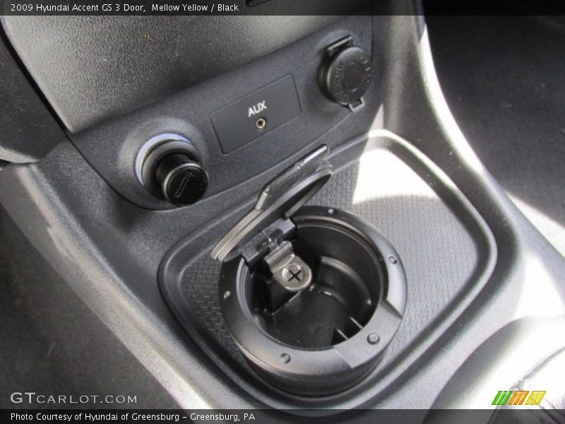 Mellow Yellow / Black 2009 Hyundai Accent GS 3 Door