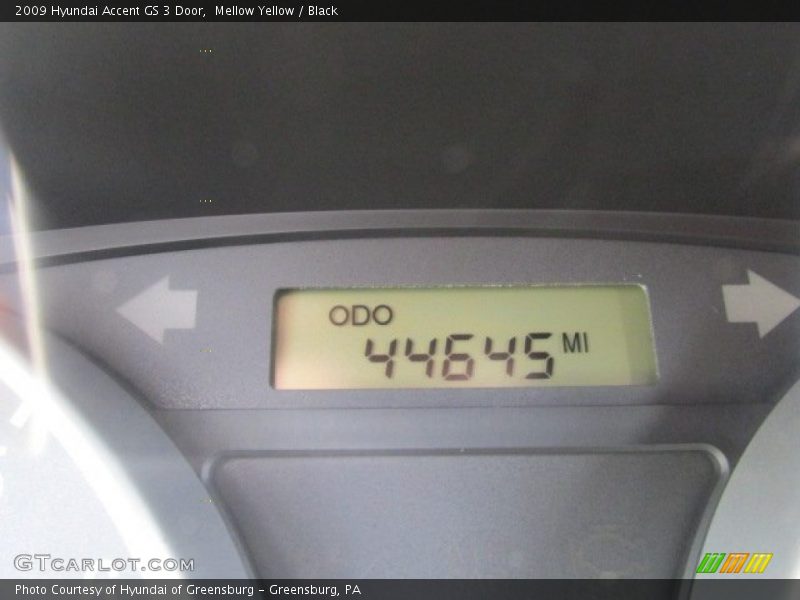 Mellow Yellow / Black 2009 Hyundai Accent GS 3 Door