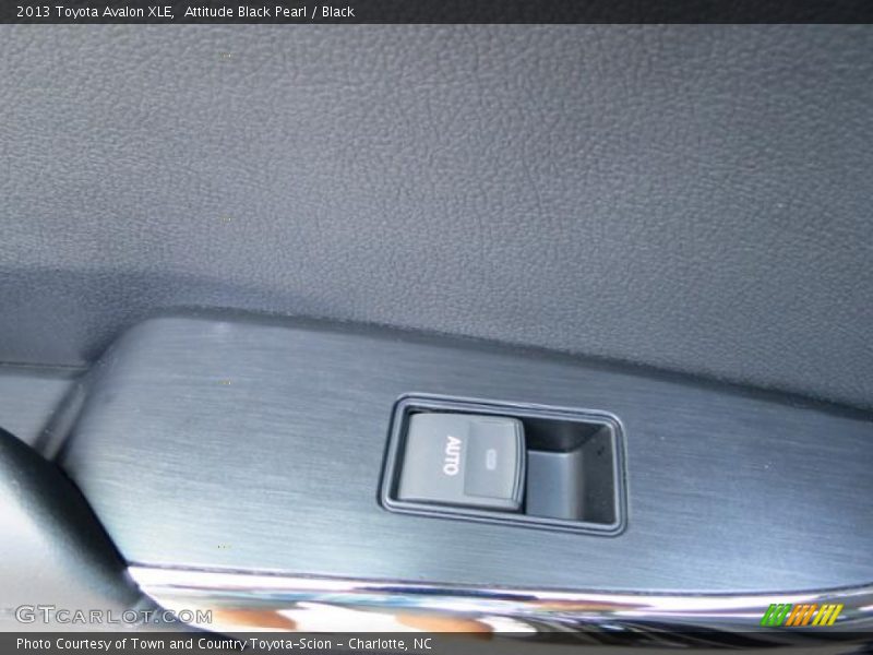 Attitude Black Pearl / Black 2013 Toyota Avalon XLE