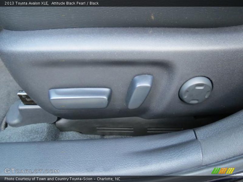 Attitude Black Pearl / Black 2013 Toyota Avalon XLE