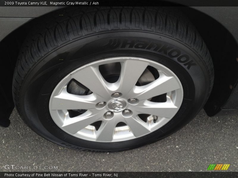 Magnetic Gray Metallic / Ash 2009 Toyota Camry XLE